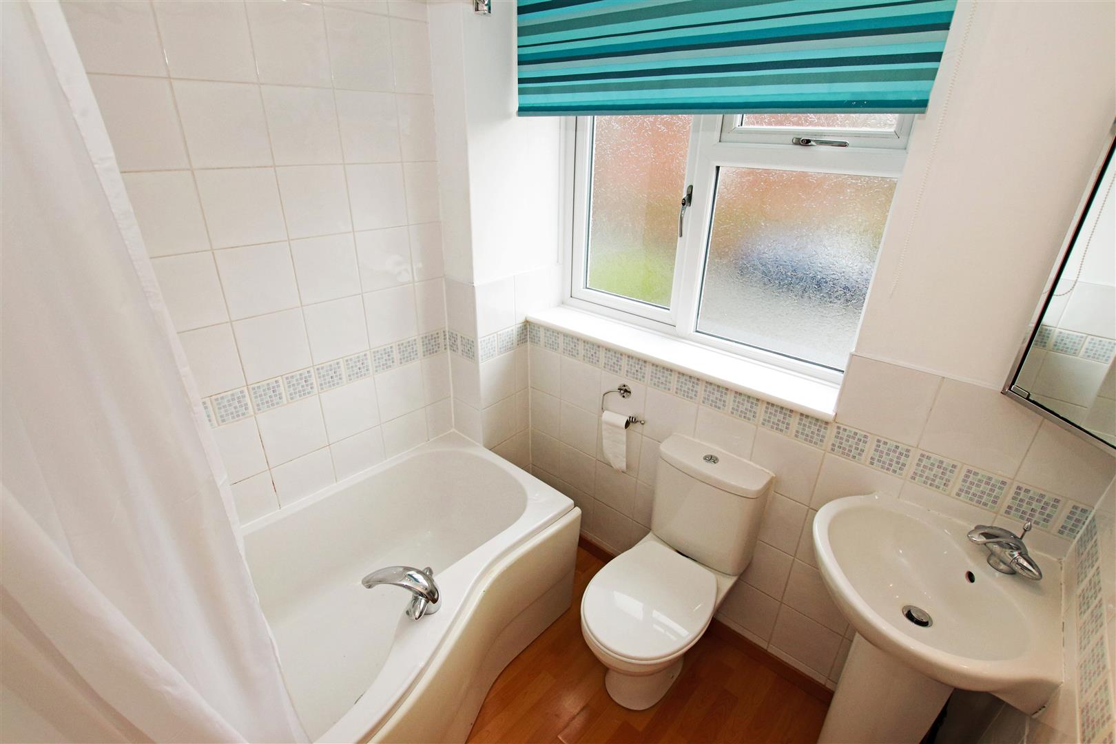 FIRST FLOOR BATHROOM
